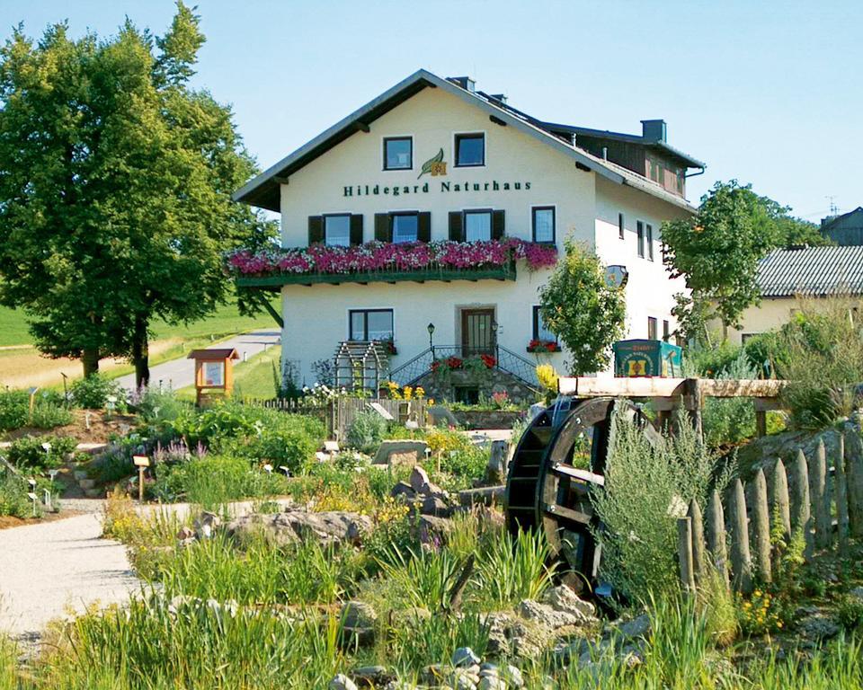 Hildegard Naturhaus Kirchberg bei Mattighofen Экстерьер фото