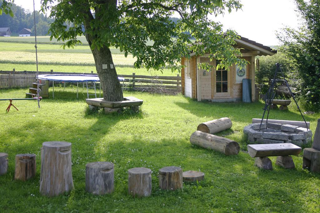 Hildegard Naturhaus Kirchberg bei Mattighofen Экстерьер фото